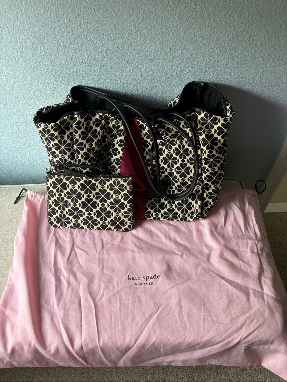 Kate Spade Black & Cream Spade flower large Tote Bag with Pouch